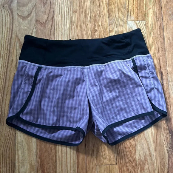 Lululemon sz 4 Speed Shorts purple gingham great pre owned condition - Picture 1 of 5